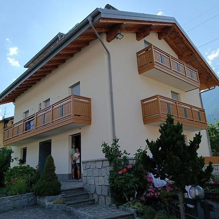 Mansarda A Carciato, Trilocale In Montagna Apartment Dimaro Bagian luar foto