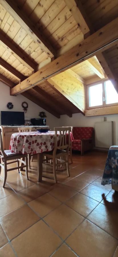 Mansarda A Carciato, Trilocale In Montagna Apartment Dimaro Bagian luar foto