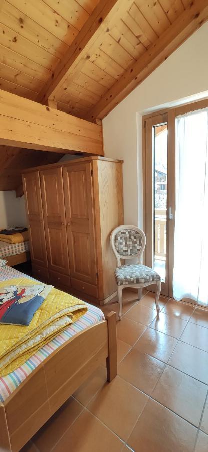 Mansarda A Carciato, Trilocale In Montagna Apartment Dimaro Bagian luar foto