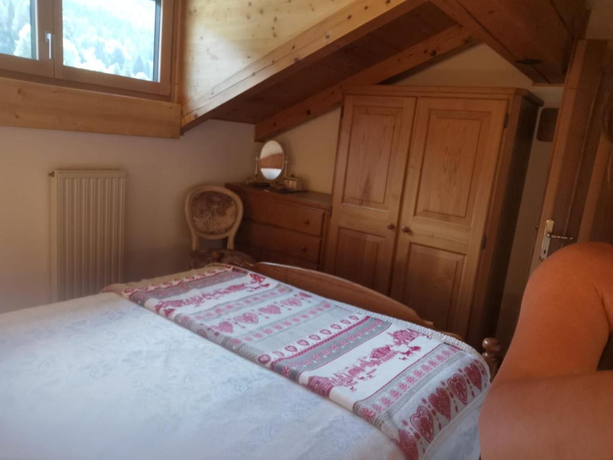 Mansarda A Carciato, Trilocale In Montagna Apartment Dimaro Bagian luar foto