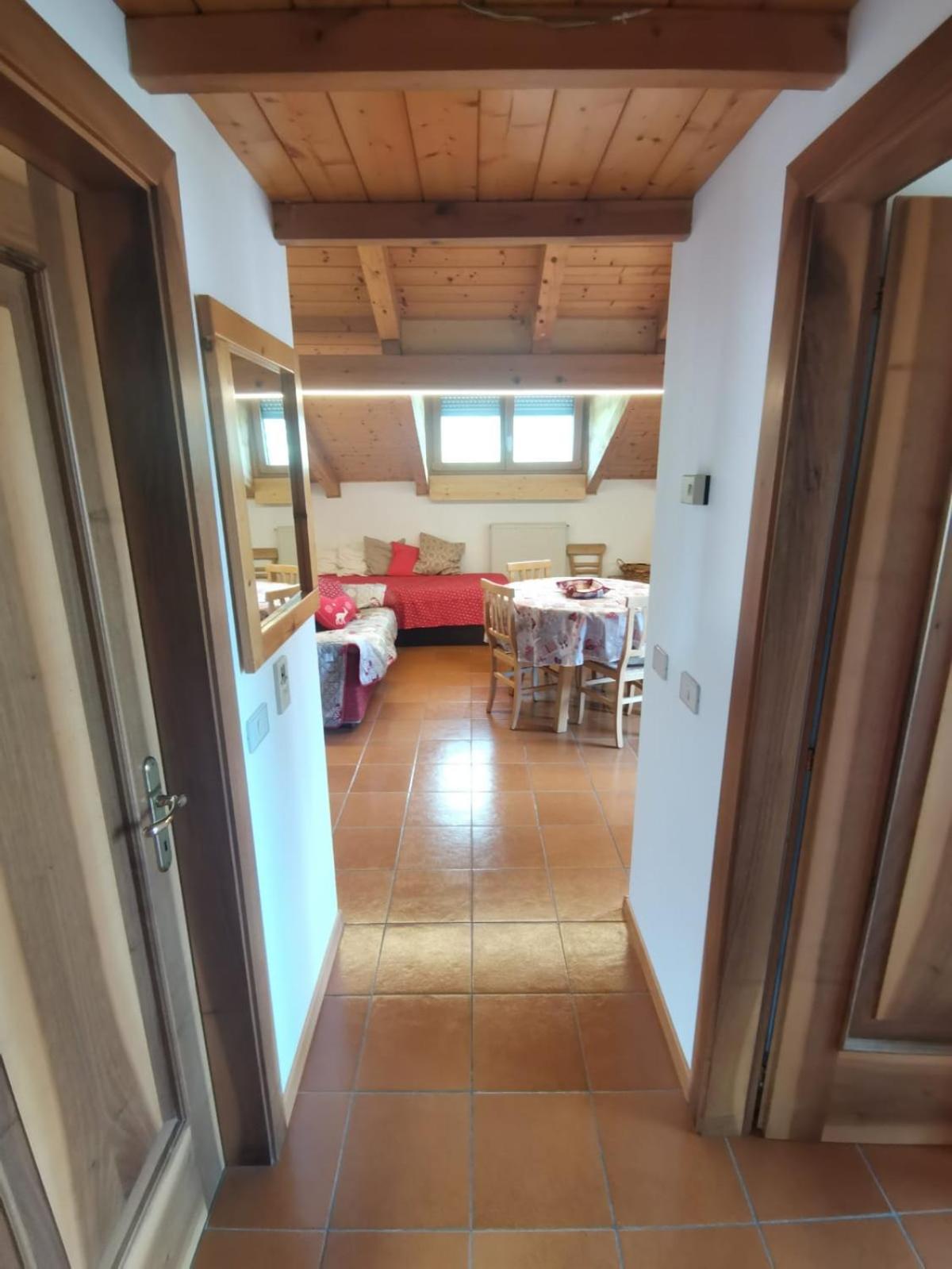 Mansarda A Carciato, Trilocale In Montagna Apartment Dimaro Bagian luar foto