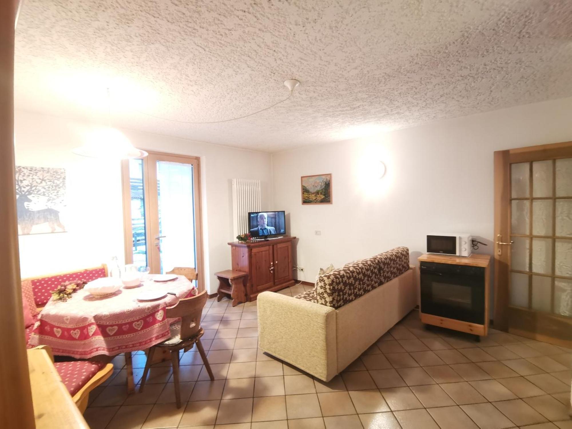 Mansarda A Carciato, Trilocale In Montagna Apartment Dimaro Bagian luar foto