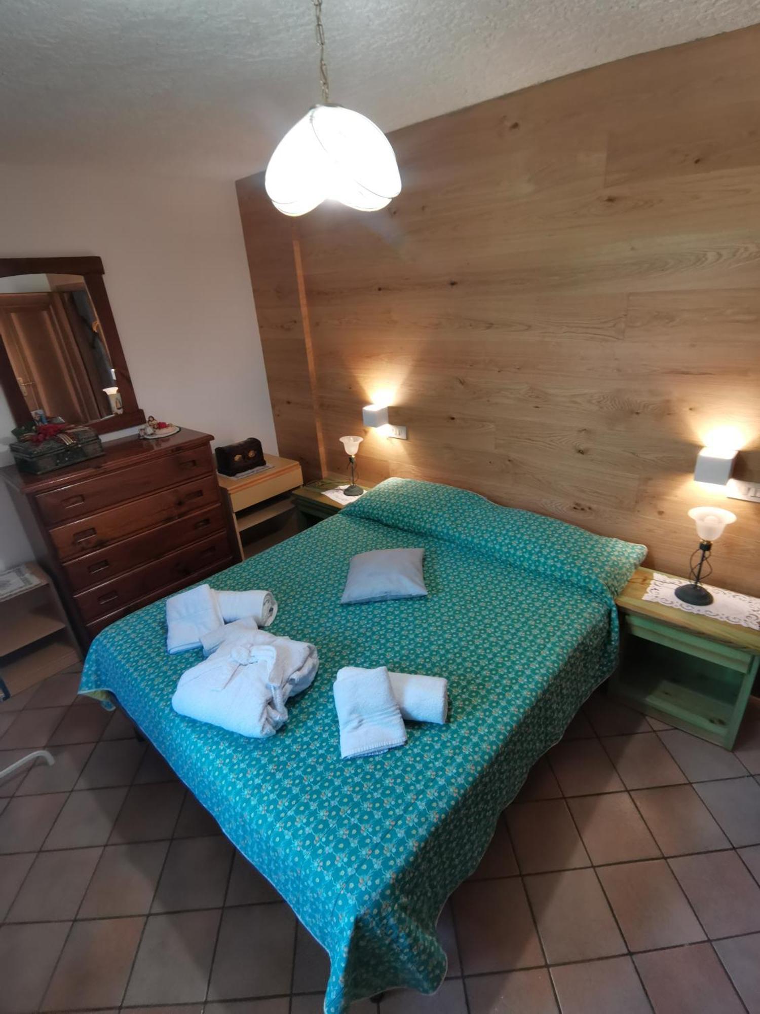 Mansarda A Carciato, Trilocale In Montagna Apartment Dimaro Bagian luar foto